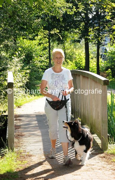Sigrid Ebeling mit Hund Wolf